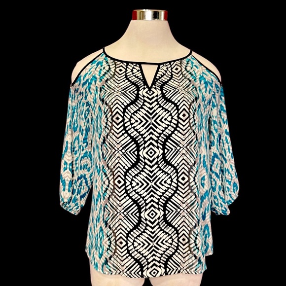 Cold Shoulder Abstract Print Top - Picture 11 of 11